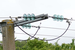 photo aérienne par drone d'une ligne électrique