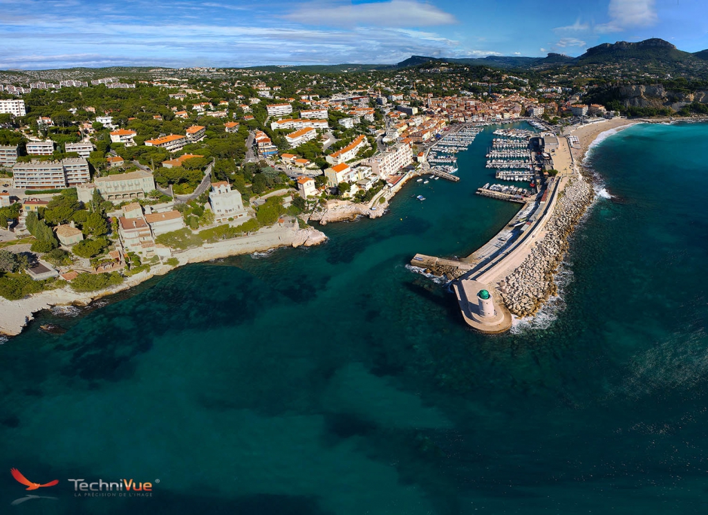 photo-aerienne-drone-cassis-technivue-1024×745